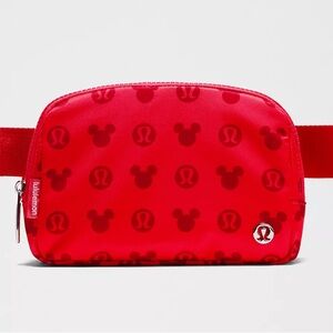 **NWT** Disney x Lululemon Everywhere Belt Bag 1L Mickey and Logo Print (PINK)